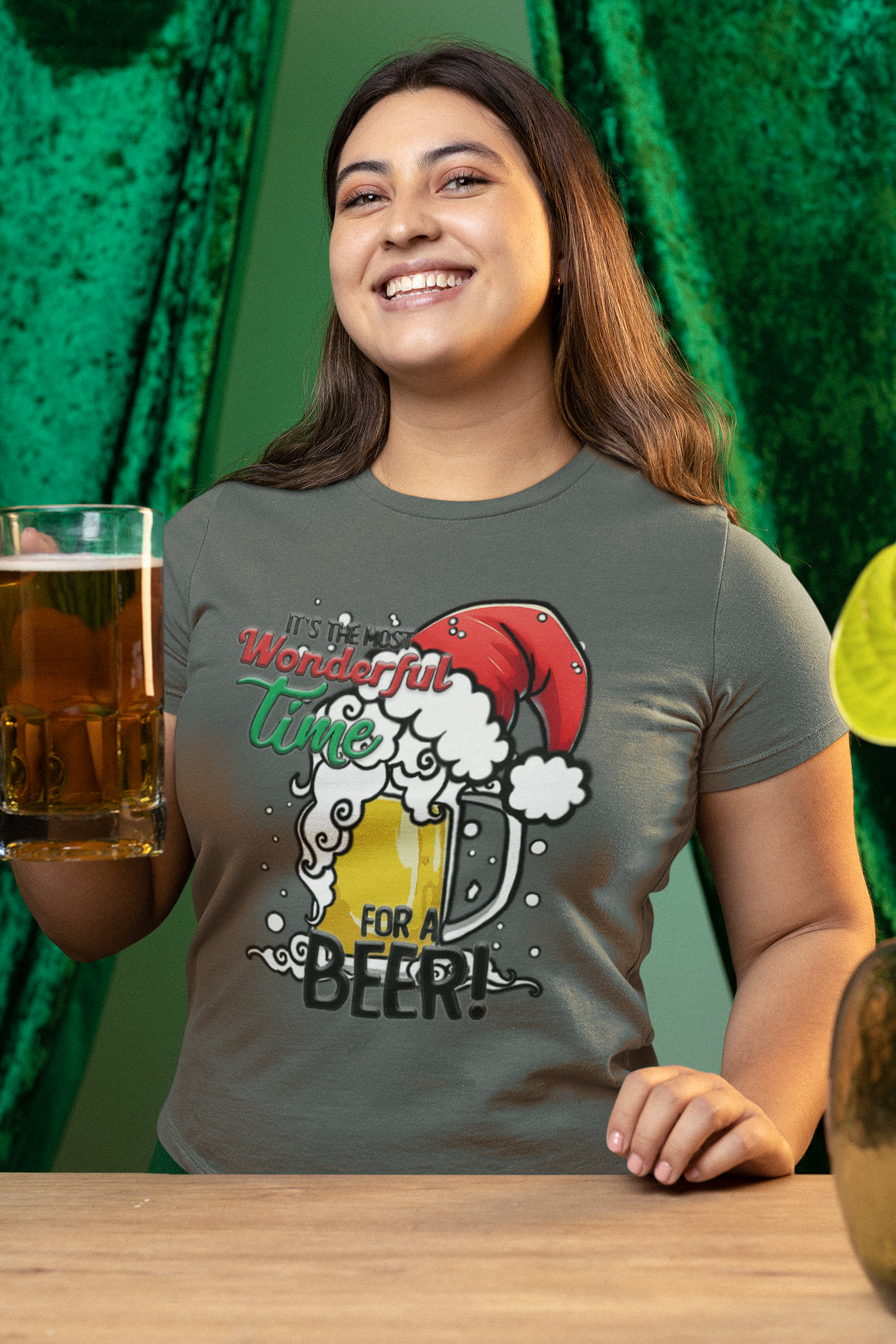 Camiseta It's the Most Wonderful Time for a Beer - ¡Navidad y Cerveza en Una Prenda!